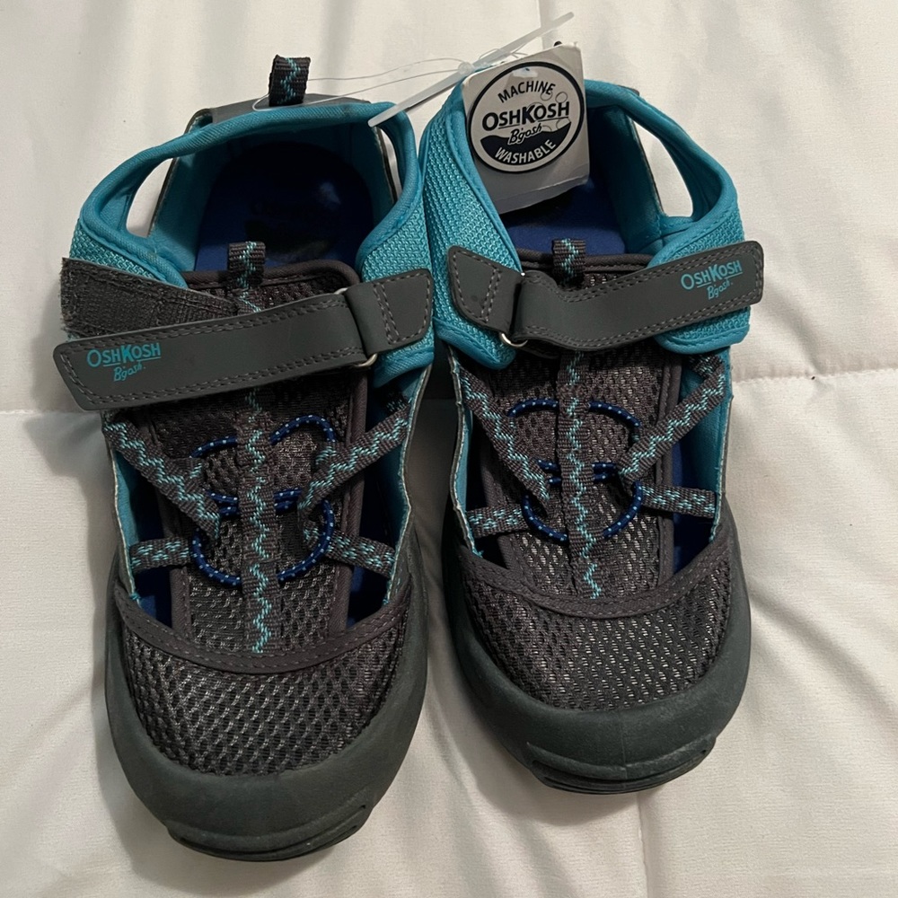 New with tags water play/hiking sandals for boys